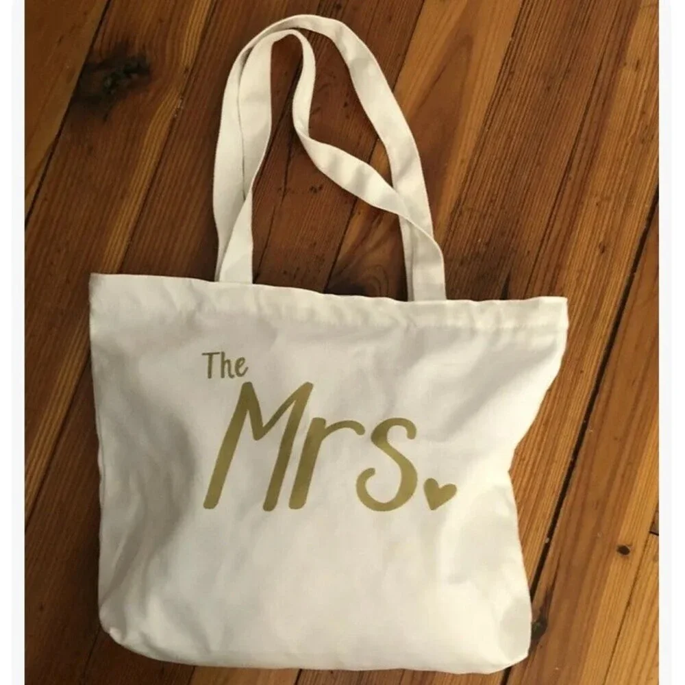 “THE MRS” 100% COTTON ZIPPERED TOTE BAG 16 x 16 WHITE GOLD NWOT